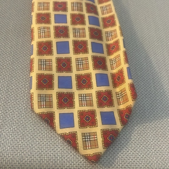 Vintage Burberry’s s Printed Nova Plaid Silk Tie - Picture 3 of 10